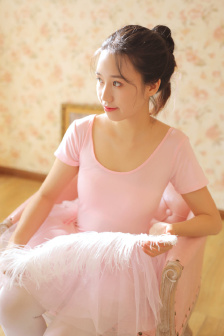 德凯奥特曼免费观看